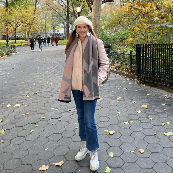 Star Leather Red Oversized Earrings Artist handmade Created by Kuratorkelli - Picture 8 of 13